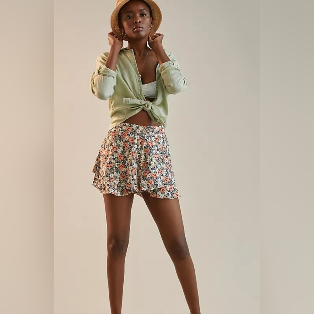 bishop + young NWT Floral Short Set Multicolor Top PTP 21 - Shorts Waist 26
